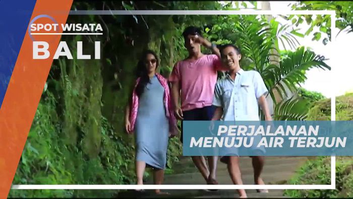 Menuruni Anak Tangga Ditemani Panorama Hijau Menyejukan, Bali