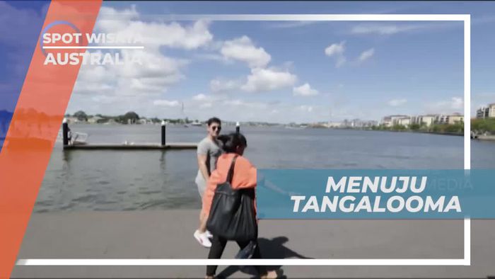 Berperahu Menuju Tangalooma Islan Australia