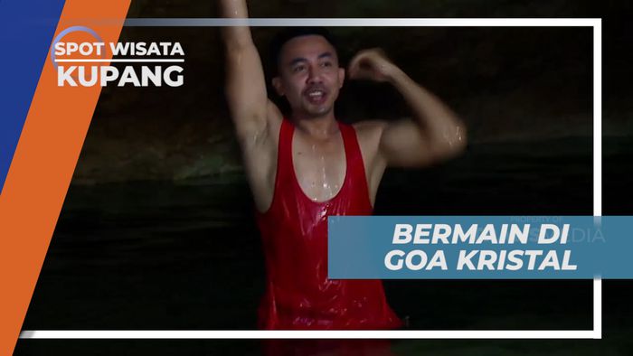 Serunya Berenang di Dalam Kolam Goa Kristal, Kupang