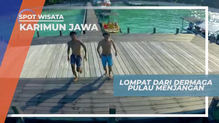 Merasakan Kesegaran Air Laut Dengan Melompat Dari Dermaga Karimun Jawa