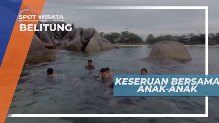 Senangnya Bermain Air dan Berenang Bersama Anak-anak di Pantai Laskar Pelangi, Belitung