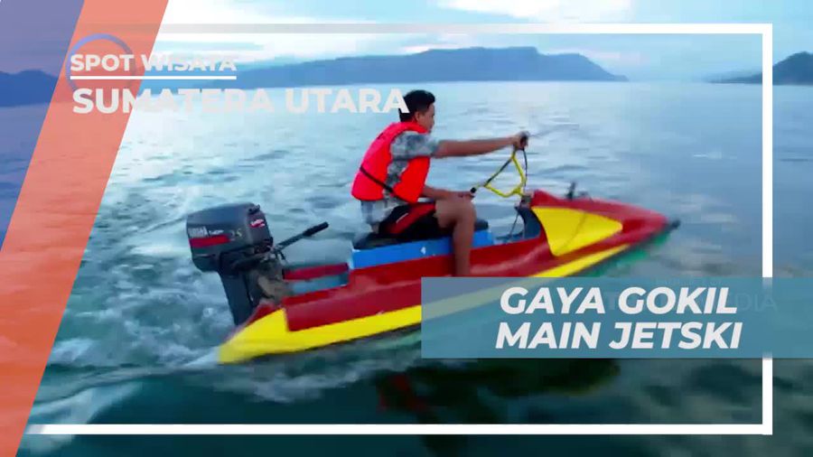 Atraksi Seru Saat Bermain Jetski di Danau Toba
