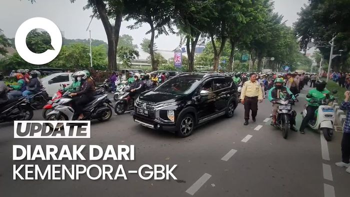 Lalin Depan Kemenpora Padat Jelang Pawai Atlet SEA Games 2023