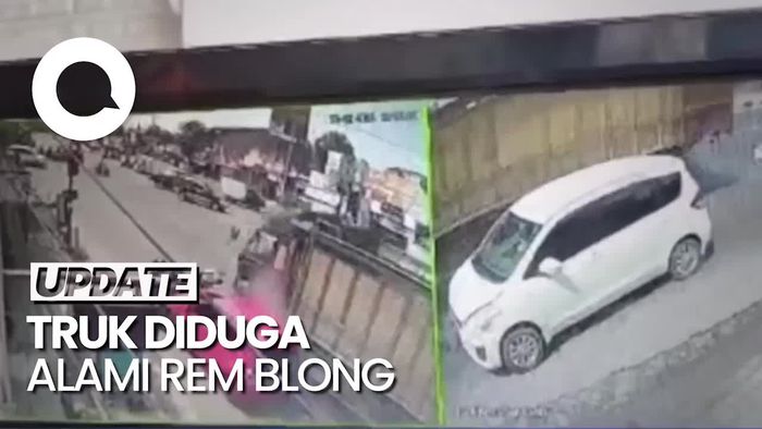 Detik-detik Truk Tabrak Barisan Lampu Merah di Sidoarjo