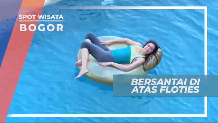 Bersantai di Atas Floaties, Penginapan Bogor