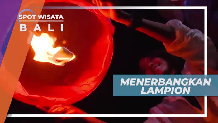Menerbangkan Lampion Warna-warni di Langit Ubud Bali