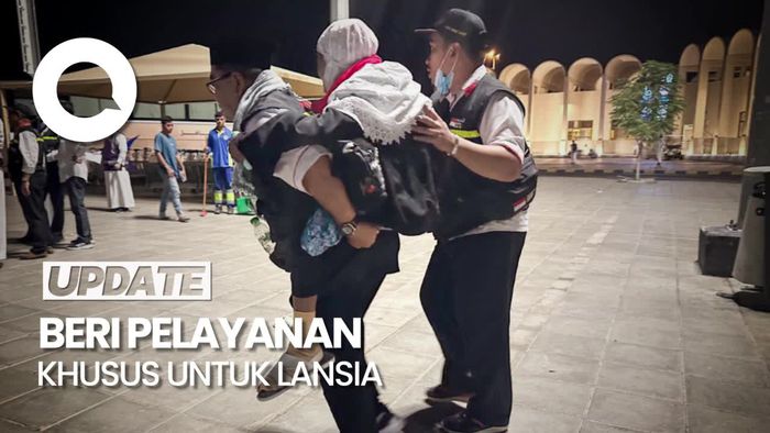 Melihat Pengabdian Para Pelayan Tamu Allah