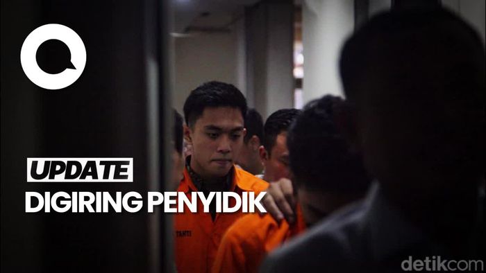 Berbaju Tahanan, Mario-Shane Tiba di Kejari Jaksel