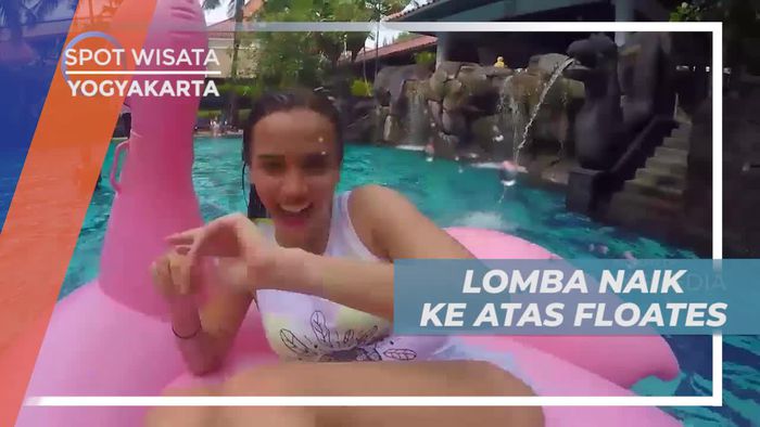 Adu Tangkas Lomba Naik ke Atas Floaties, Yogyakarta