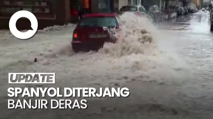 Detik-detik Mobil Hanyut Tak Kuat Lawan Arus Banjir di Spanyol