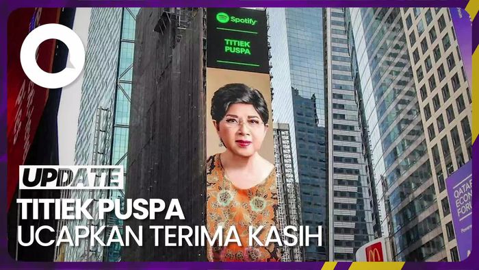 Wajah Titiek Puspa Mejeng di Times Square New York