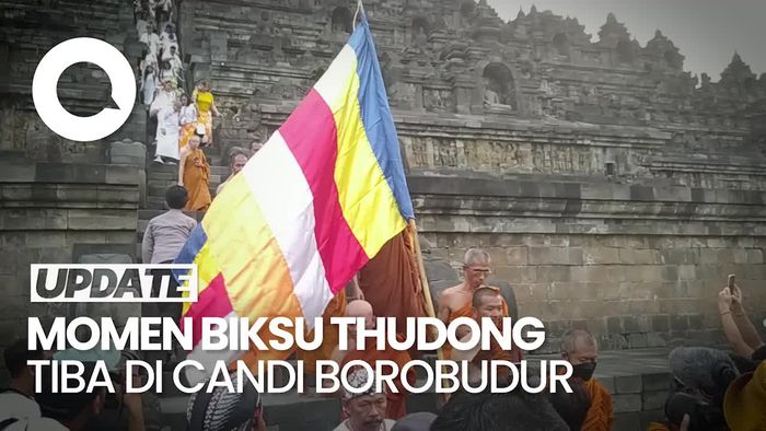 Tiba di Candi Borobudur, Biksu Thudong Terharu