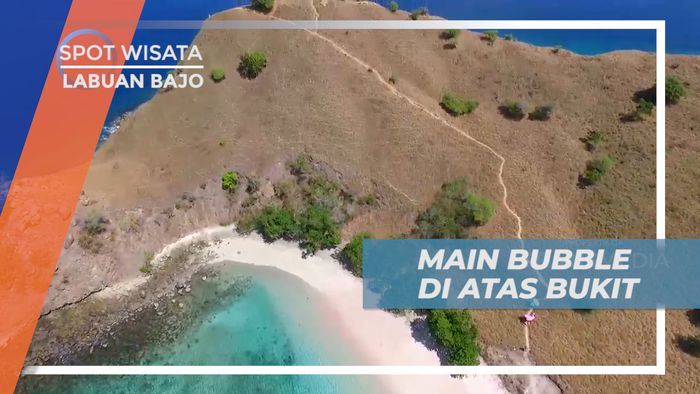 Seru-seruan Habiskan Waktu Bermain Bubble di Puncak Bukit, Labuan Bajo