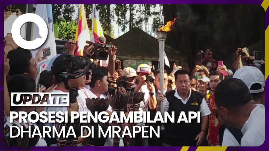 Umat Buddha Jalani Upacara Pengambilan Api Dharma 