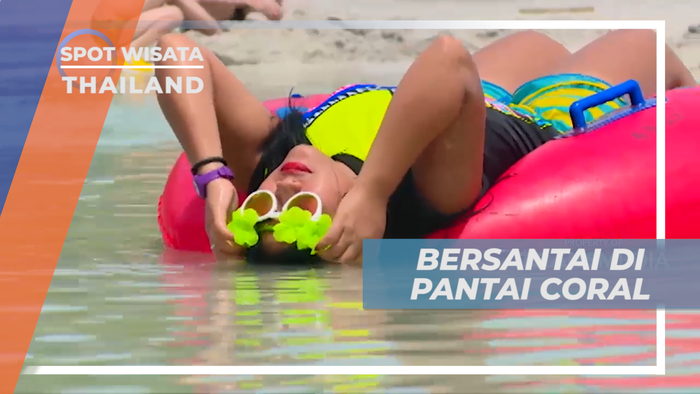 Santai Sejenak Menikmati Ramainya Suasana Pantai Coral Island, Thailand