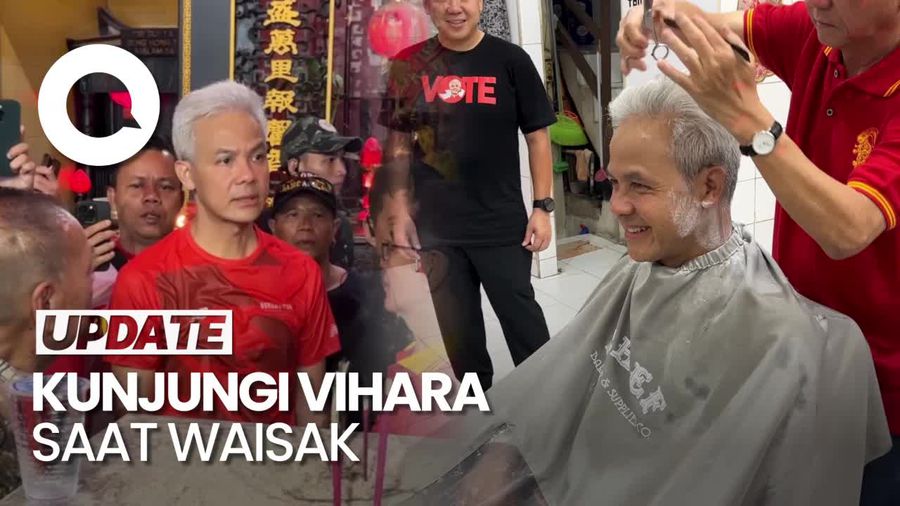 Momen Ganjar Cukur Rambut-Kunjungi Vihara Sembari Lari Pagi di Glodok