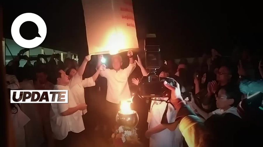 Momen Ganjar dan Erick Thohir Terbangkan Lampion di Borobudur