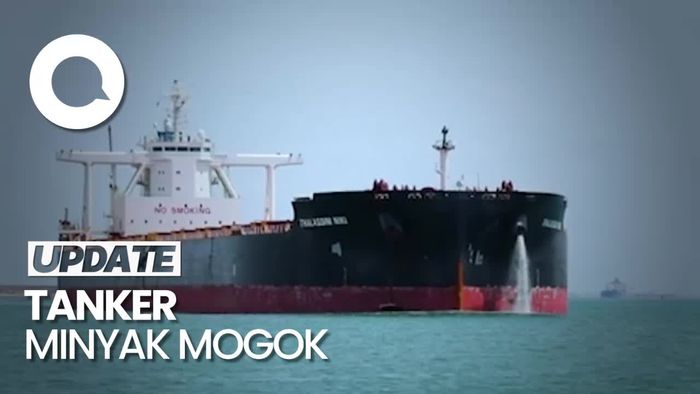Tanker Minyak Mogok di Terusan Suez, Ganggu Lalu Lintas