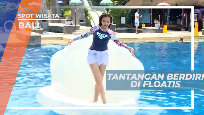 Seru-seruan Adu Jaga Keseimbangan di Atas Floaties, Bali