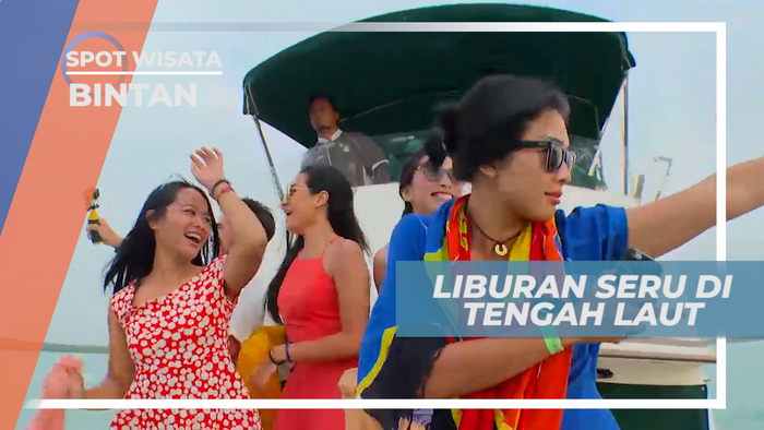 Serunya Menikmati Indahnya Panorama Laut di Atas Kapal, Bintan