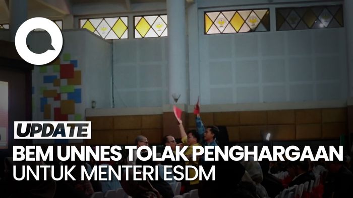 Aksi Protes Presiden BEM Unnes Saat Menteri ESDM Diberi Penghargaan
