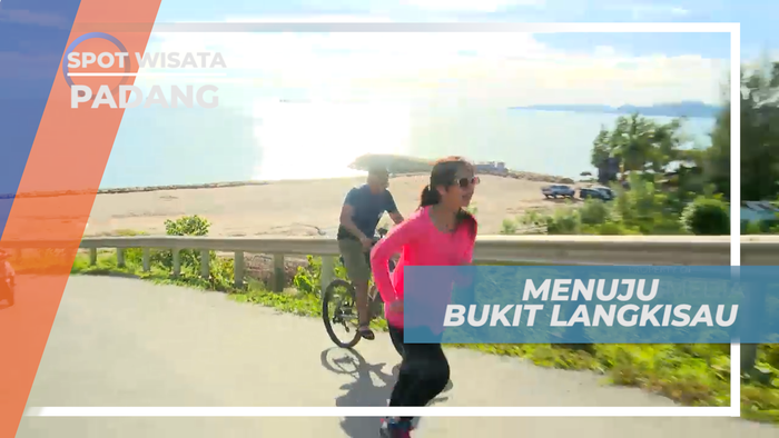 Naik Sepeda Menuju Puncak Bukit Langkisau, Padang