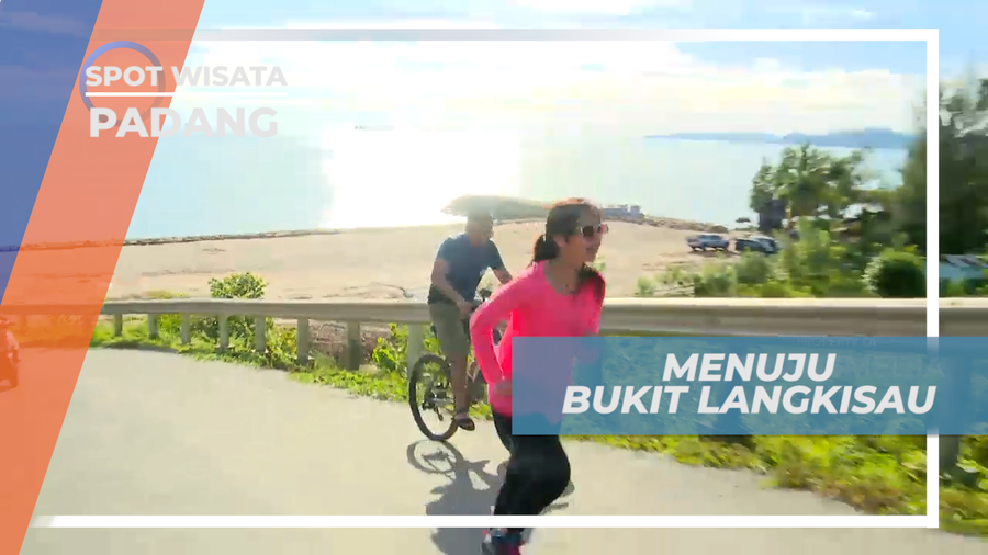 Naik Sepeda Menuju Puncak Bukit Langkisau, Padang