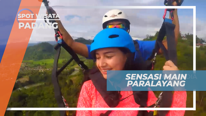 Merasakan Sensasi Seru Bermain Paralayang, Padang
