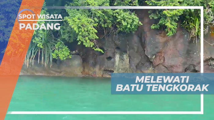 Uniknya Pemandangan Batu Besar Berbentuk Tengkorak, Padang