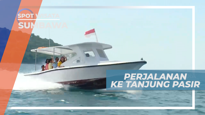 Naik Speedboat Menuju Tanjung Pasir yang Indah, Sumbawa