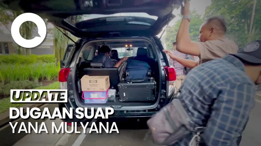 KPK Angkut Dua Koper dan Satu Kardus dari Balai Kota Bandung