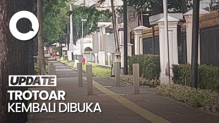 Melihat Trotoar di Depan Kedubes AS yang Kembali Dibuka