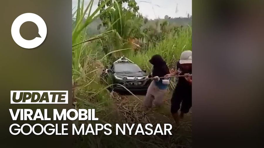 Viral Aksi Warga Evakuasi Mobil Google Maps yang Nyasar ke Kebun Tebu