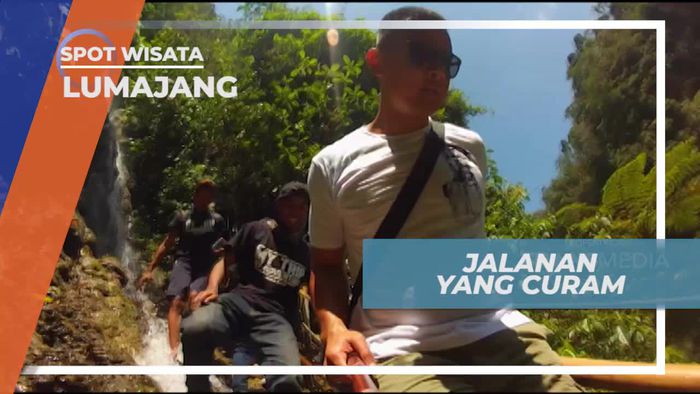 Melewati Jalan Curam Menuju Air Terjun Tumpak Sewu Lumajang