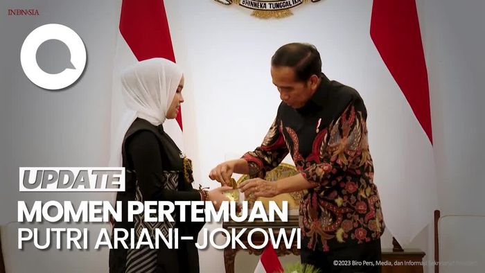 Momen Putri Ariani Perlihatkan Golden Buzzer AGT ke Jokowi