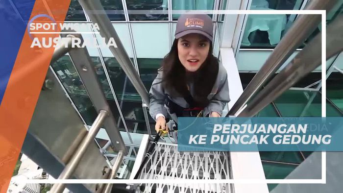 Berjalan Melewati 150 Anak Tangga Menuju Puncak Sky Point, Australia