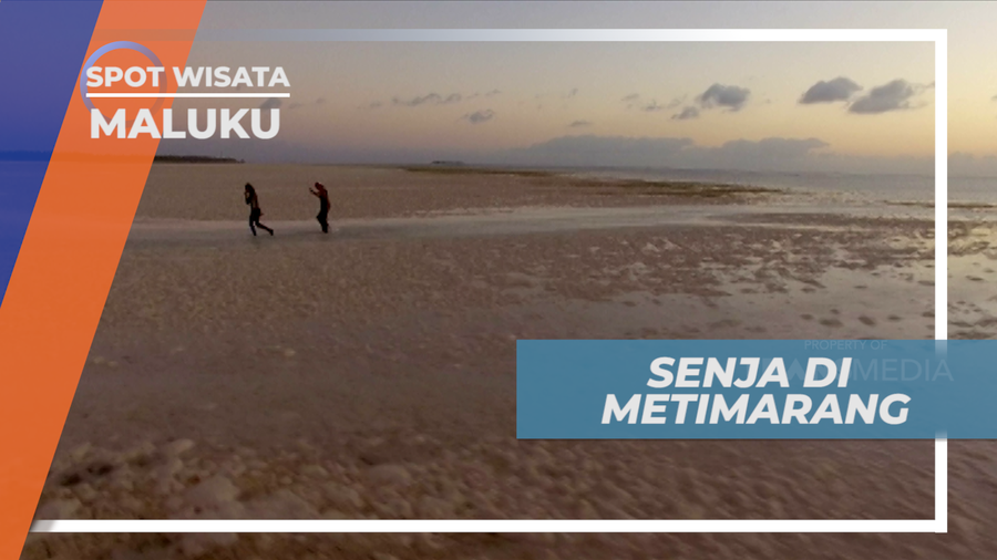 Menikmati Matahari Tenggelam di Pantai yang Indah, Maluku