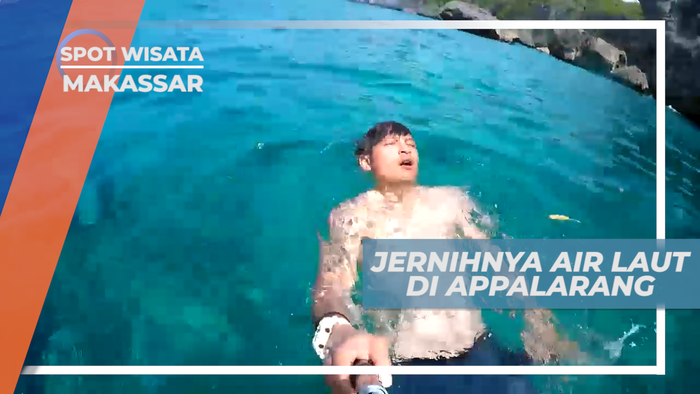 Keseruan Berenang di Laut Appalarang Makassar