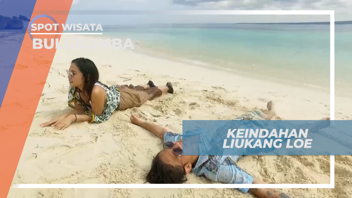 Seru-seruan Bermain Pasir di Tepi Pantai Pulau Liukang Loe, Bulukumba