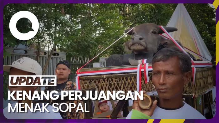 Melihat Tradisi Petani Trenggalek Larung Kepala Kerbau di Waduk Bagong
