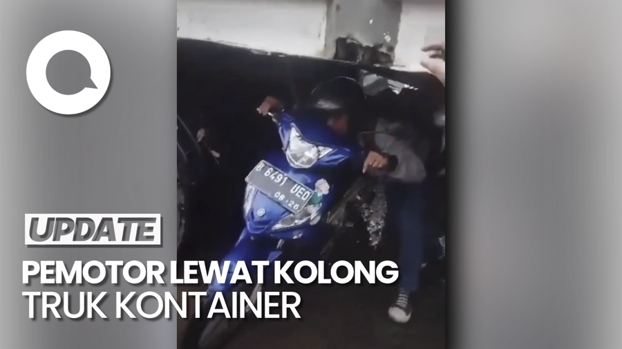 Macet Horor Marunda hingga Pemotor Lewat Kolong Truk Kontainer