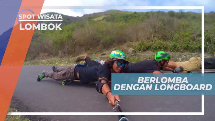 Adu Tangkas Lomba Bermain Longboard di Tanjung An Lombok