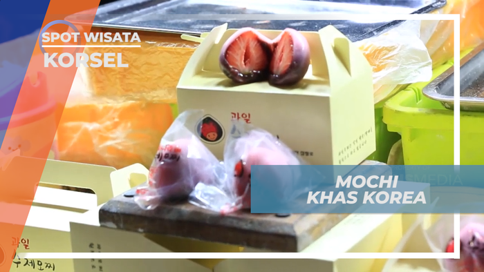 Menyantap Lezatnya Mochi Khas Korea di Myeongdong Street, Korea Selatan