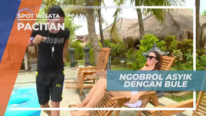 Berinteraksi Seru Dengan Wisatawan Asing, Pacitan