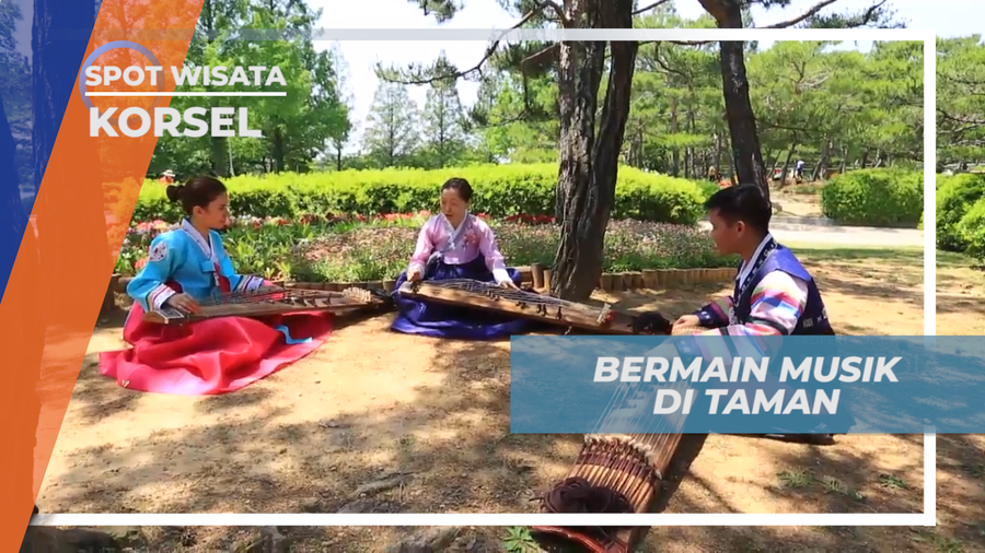Belajar Memainkan Alat Musik Tradisional Khas Korea Selatan