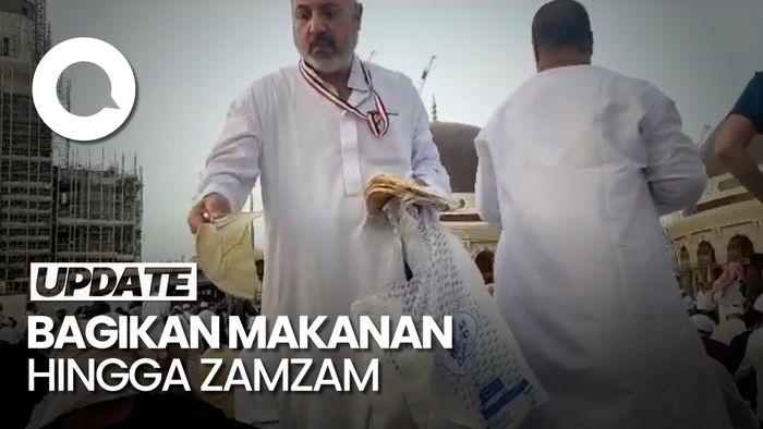Masya Allah! Banyak Cara Orang Bersedekah di Masjidil Haram