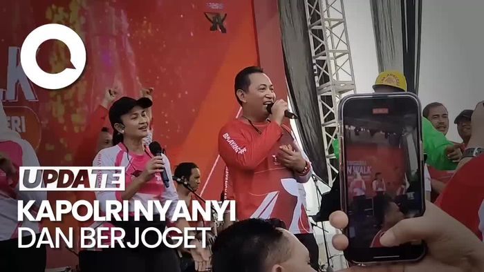 Momen Kapolri & Istri Nyanyi Pamer Bojo di Fun Walk Hari Bhayangkara