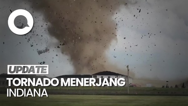 Detik-detik Tornado Merobek Rumah Warga di Indiana AS
