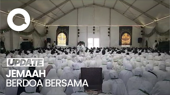 Momen Ratusan Jemaah Maktour Wukuf di Arafah