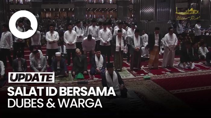 Momen Wapres Maruf Amin Salat Idul Adha di Masjid Istiqlal